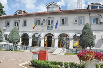 La Năvodari, a început distribuirea alimentelor cadou